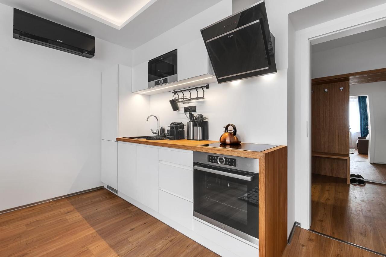 Novy Designovy Apartman S Klimatizaci Rychnov nad Kneznou Kültér fotó